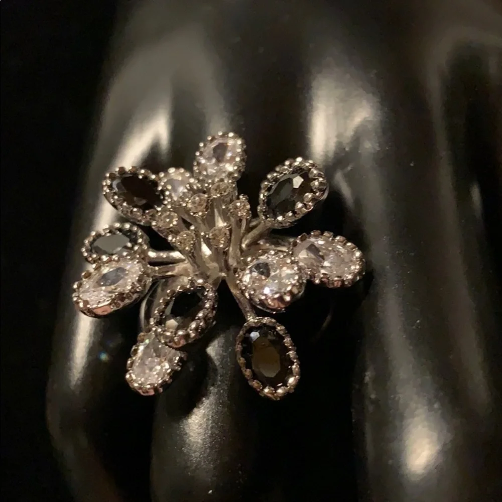 Silver Rhinestone & Black Crystal Ring -Flower